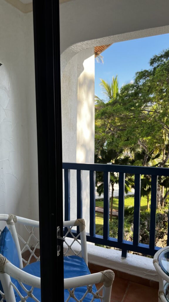 where to stay in kenya - Diani reef beach resort & spa