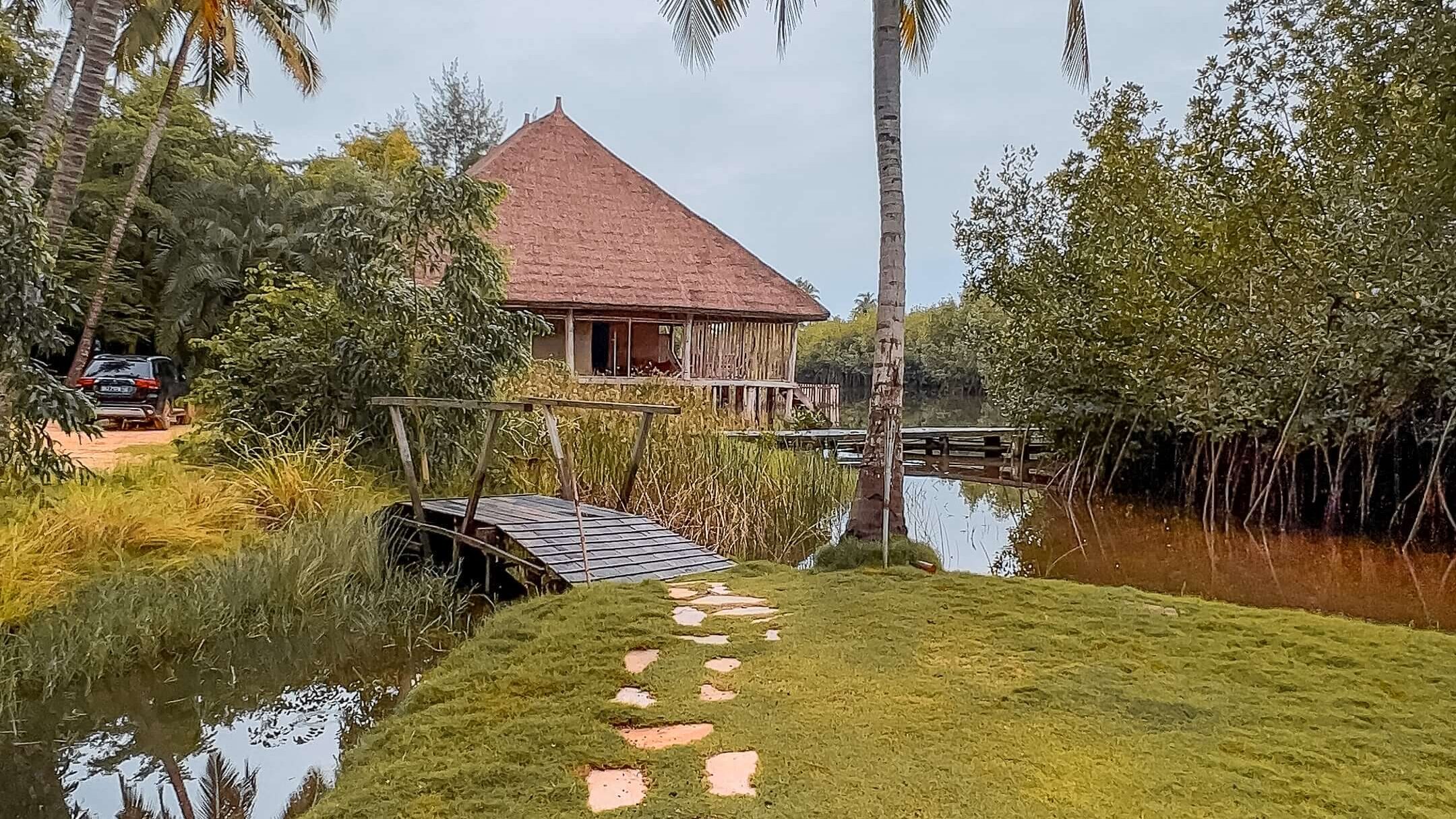 Natura luxury lodge compound