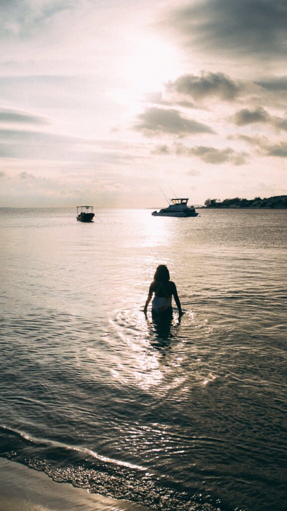 evening swim at majlis resort - manda island